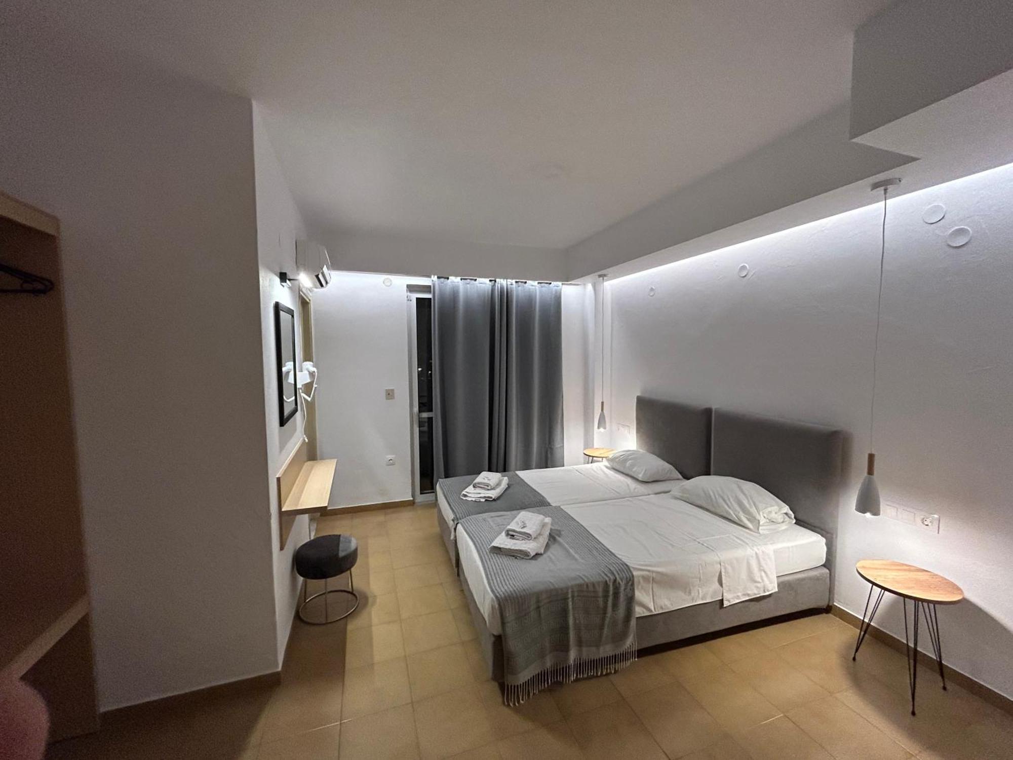 Manos Hotel