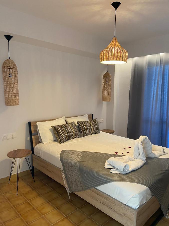 Manos Hotel