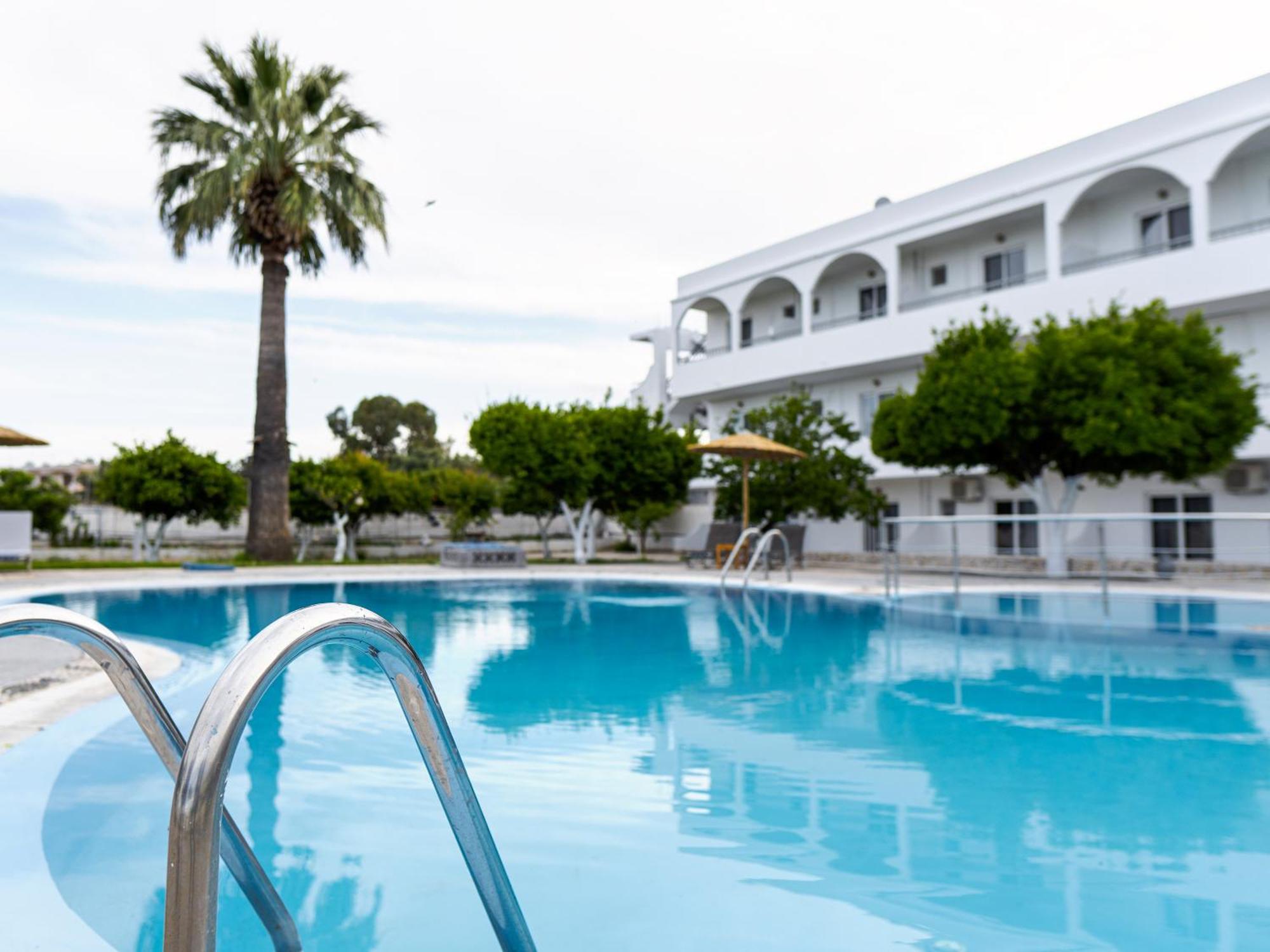 Hotel Manos 2*