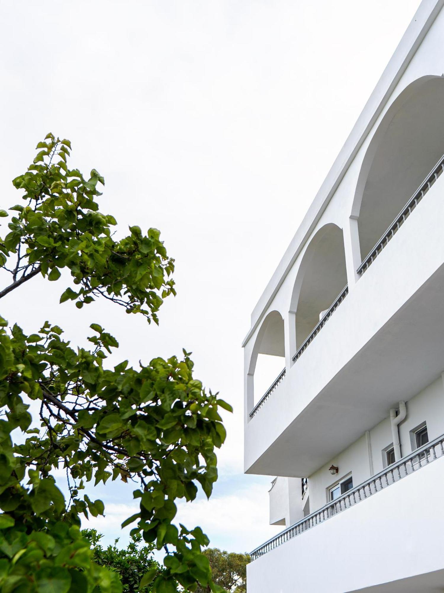 Hotel Manos